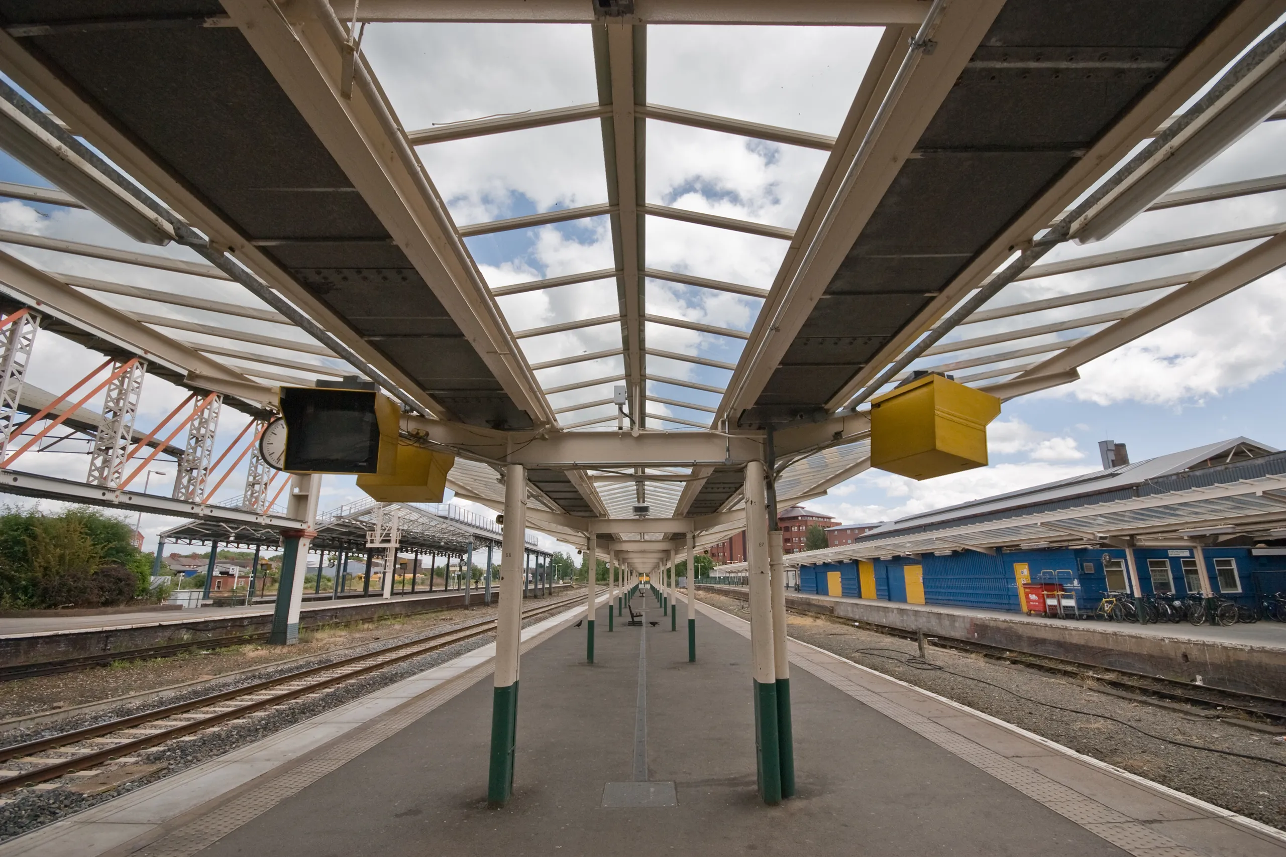 Chester railway station platform