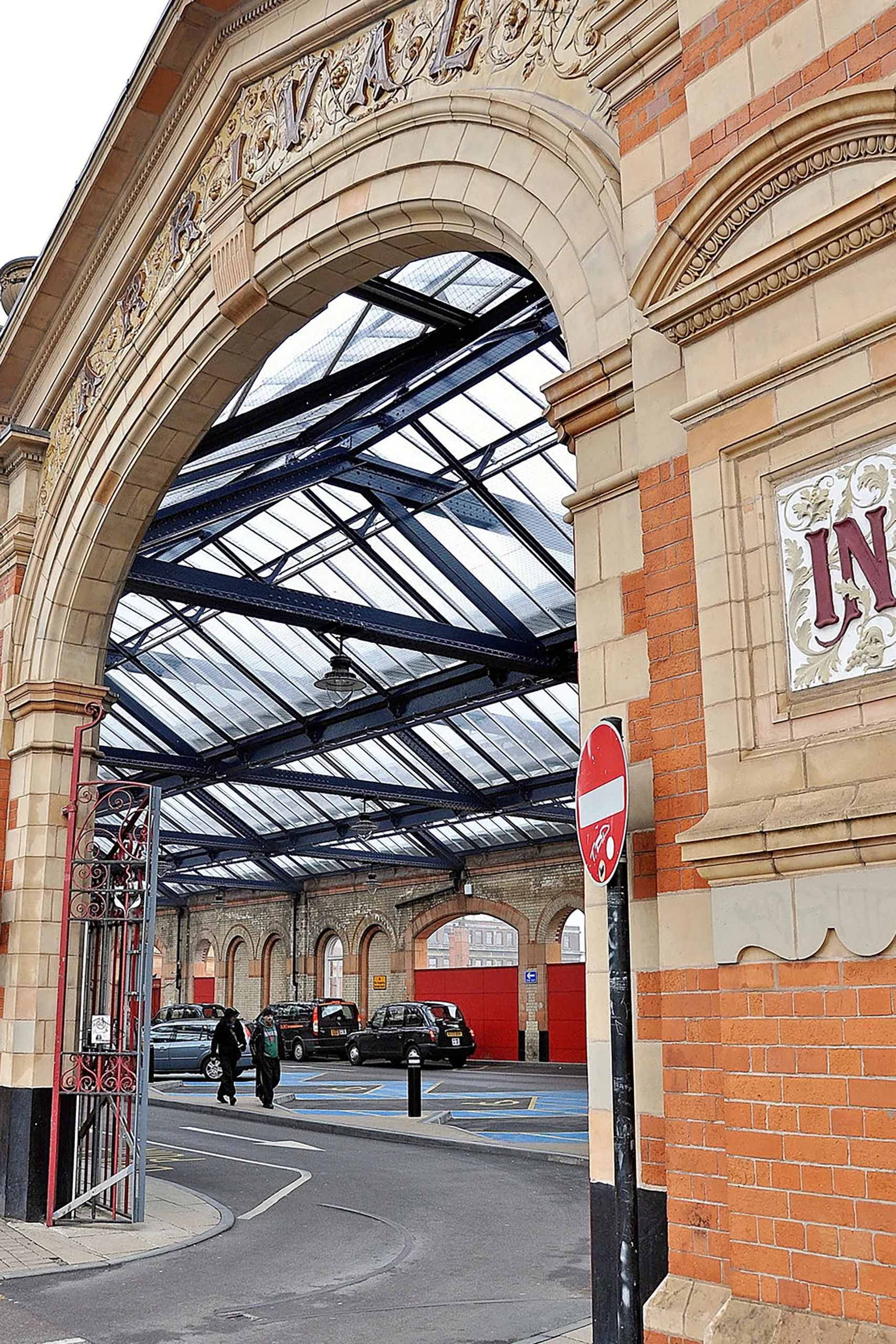 Leicester railway station glazing